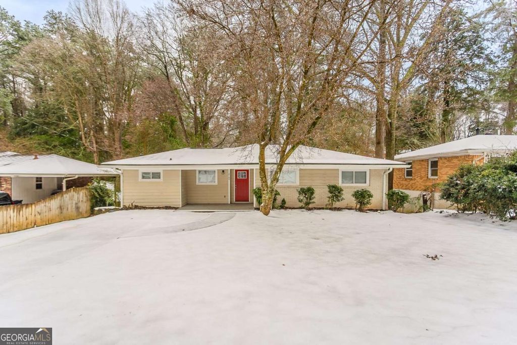 Photo of 2792 Plantation Drive, Atlanta, GA 30344 (MLS # 10709234)