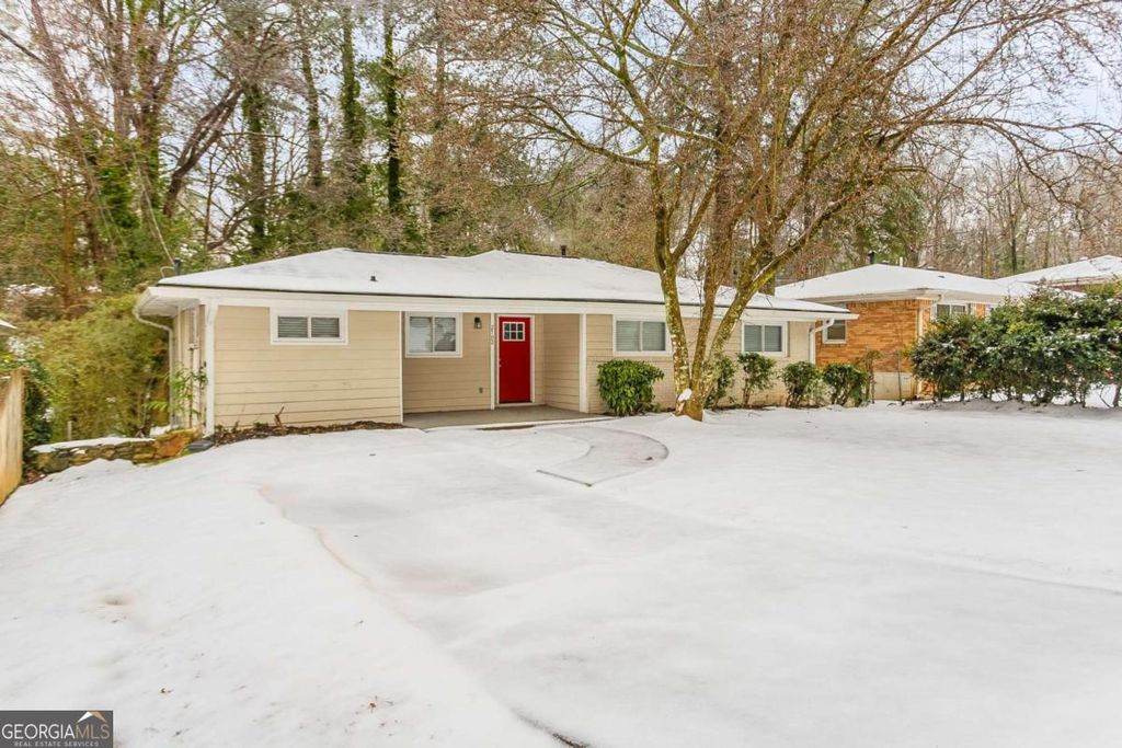 Photo of 2792 Plantation Drive, Atlanta, GA 30344 (MLS # 10709234)