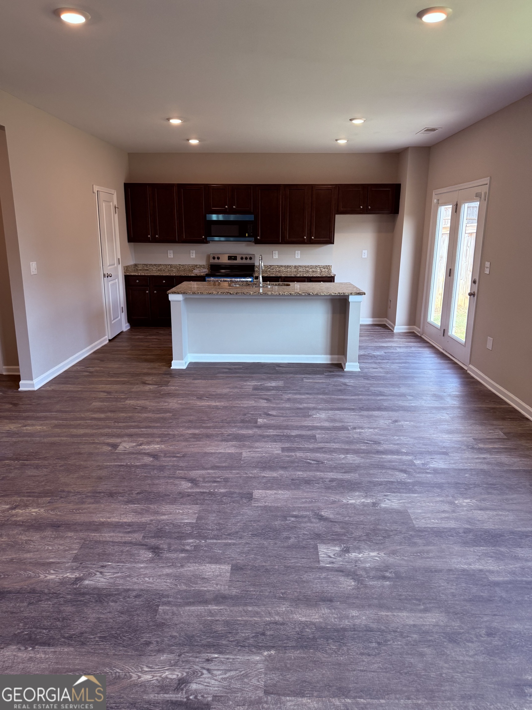 254 Hamilton Pointe DR