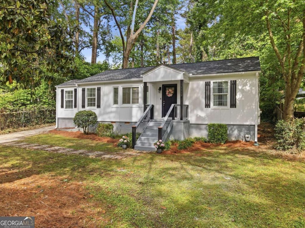 Photo of 1222 Elizabeth Avenue SW, Atlanta, GA 30310 (MLS # 10761457)