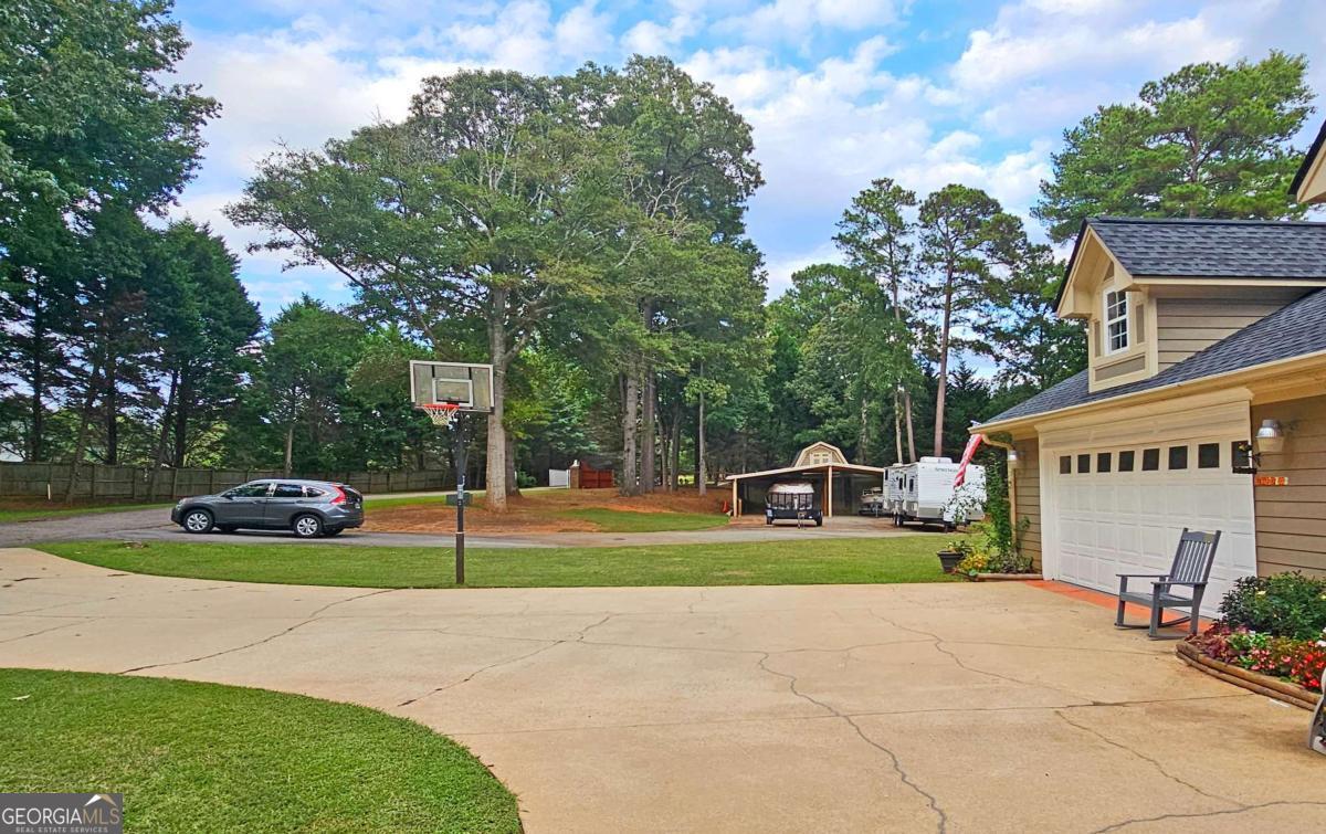 103 N Hidden Lake DR