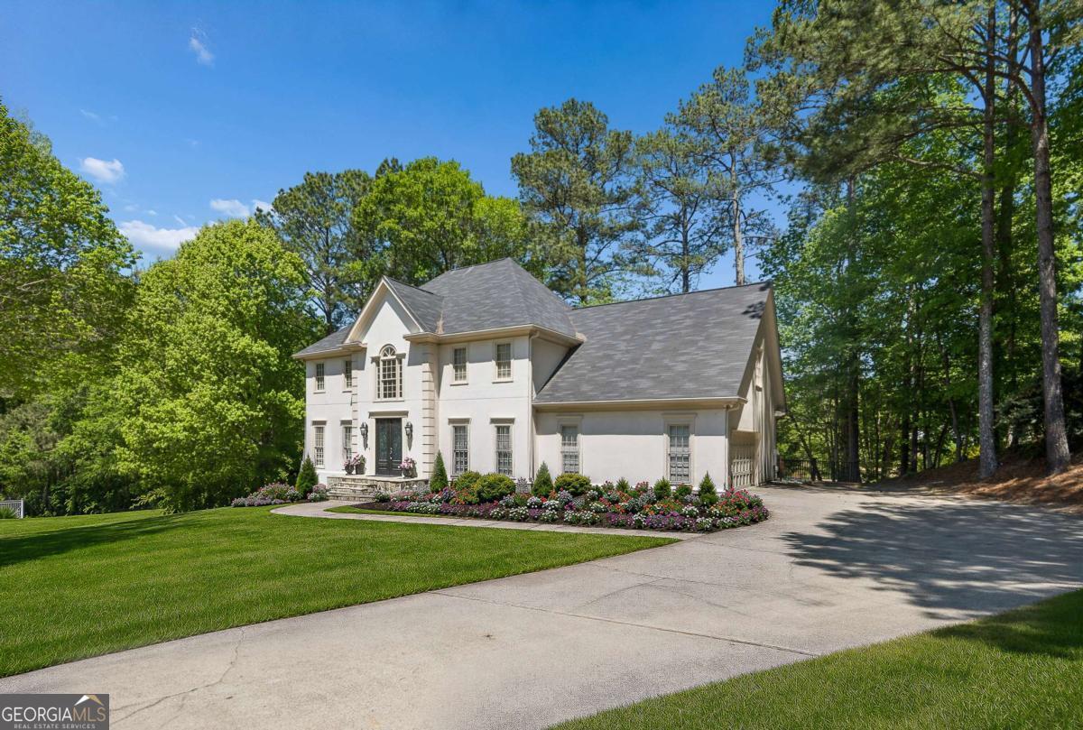 185 Chickering Lake DR