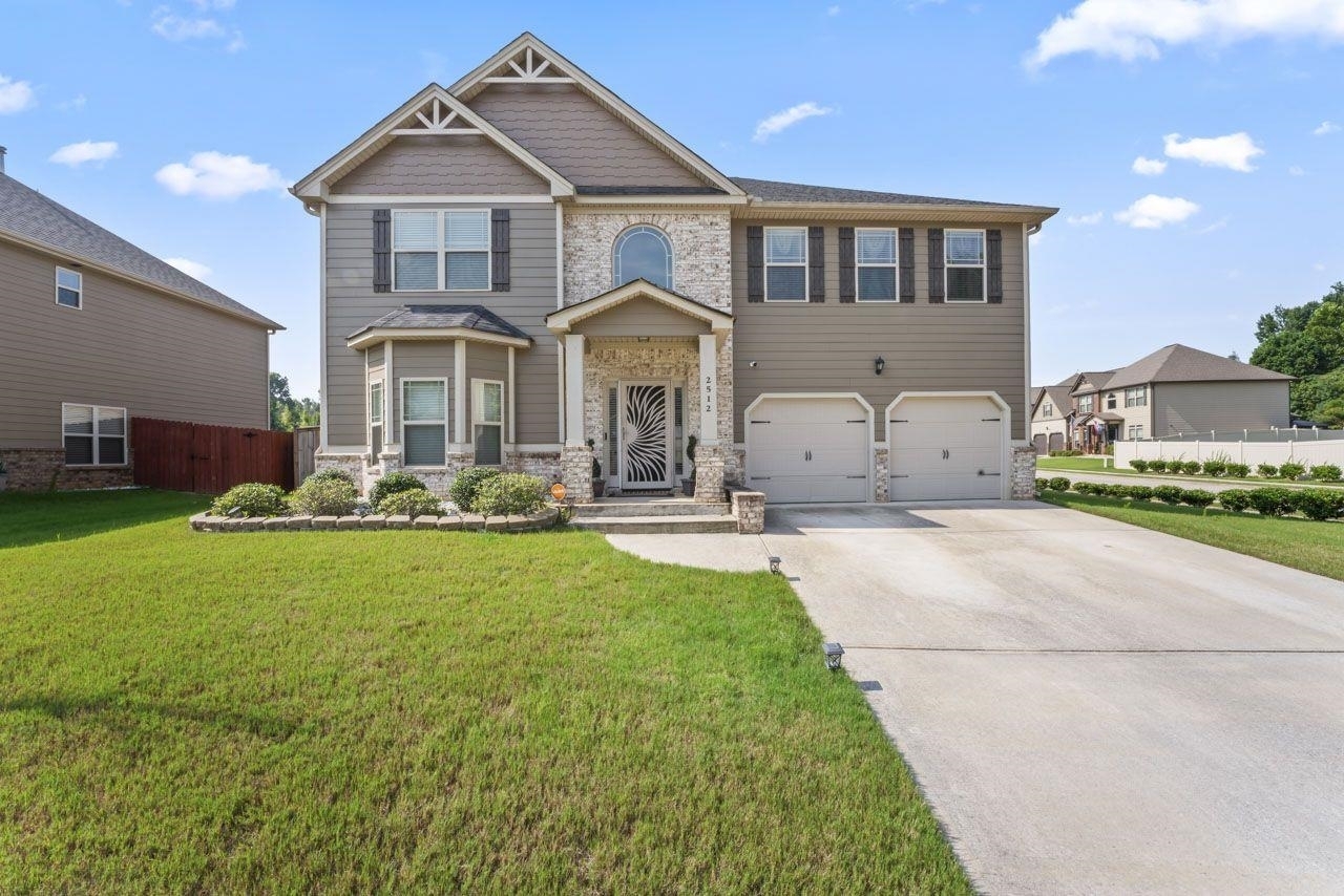Located in the sought-after Park Place at Avalon Subdivision. This home has an amazing open floor plan that's great for entertaining. Lovely 2-story foyer, hardwoods, spacious family room with fireplace. The main level features a formal living room and formal dining room, which offers a coffered ceiling. The large chef's kitchen features granite countertops, an island, all stainless-steel appliances, walk-in pantry, ample counter space and breakfast area. The upper level features a large owner's bedroom with sitting room. Owner's bathroom has dual vanities, large walk-in closet, soaking tub and separate shower. Huge level backyard for outdoor gatherings on a corner lot. Subdivision amenities includes playground and pool. This home is conveniently located less than 5 minutes from the South Pointe Mall.