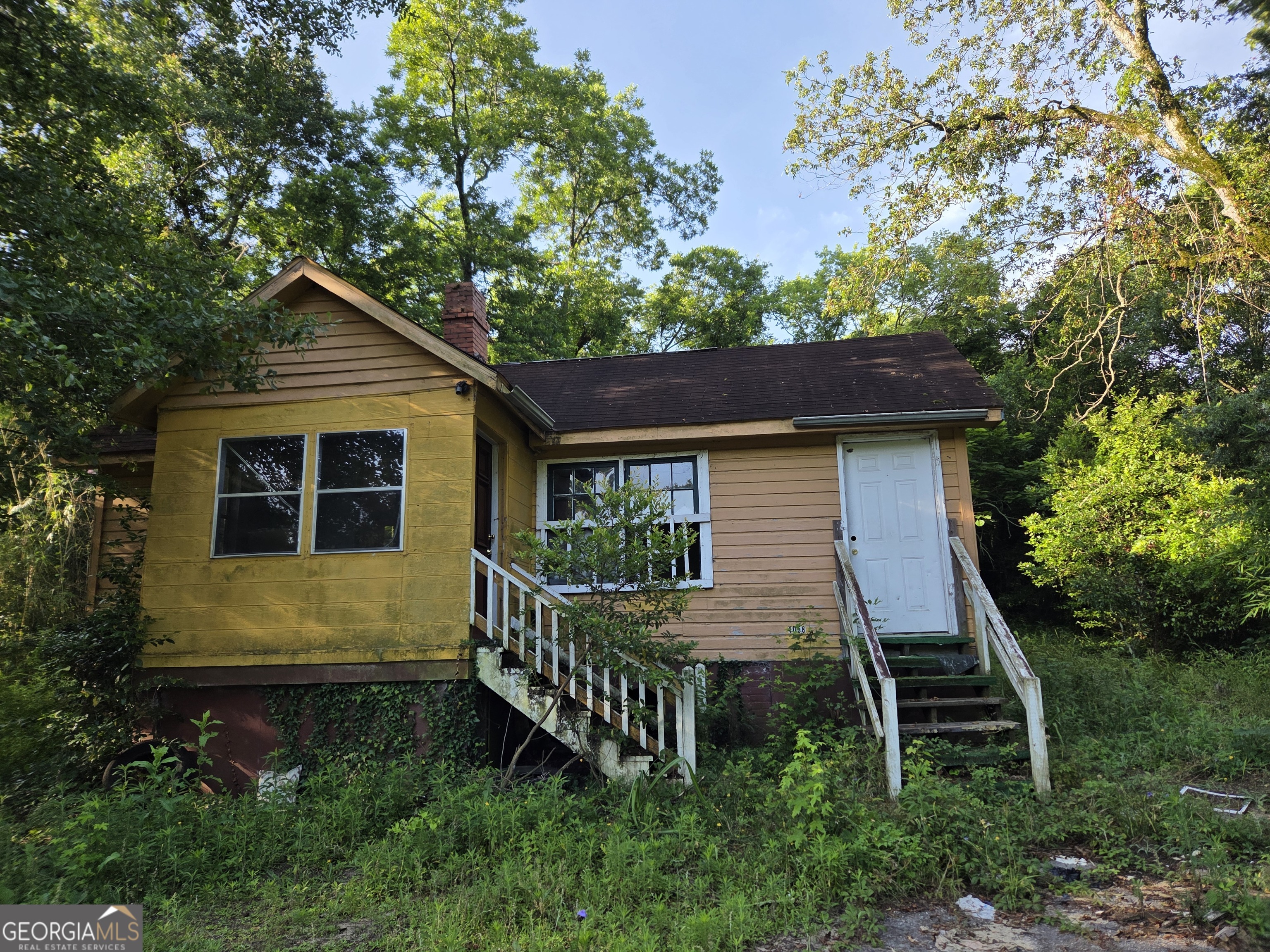 Nice fixer upper in nice quiet area , BRING ALL OFFERS