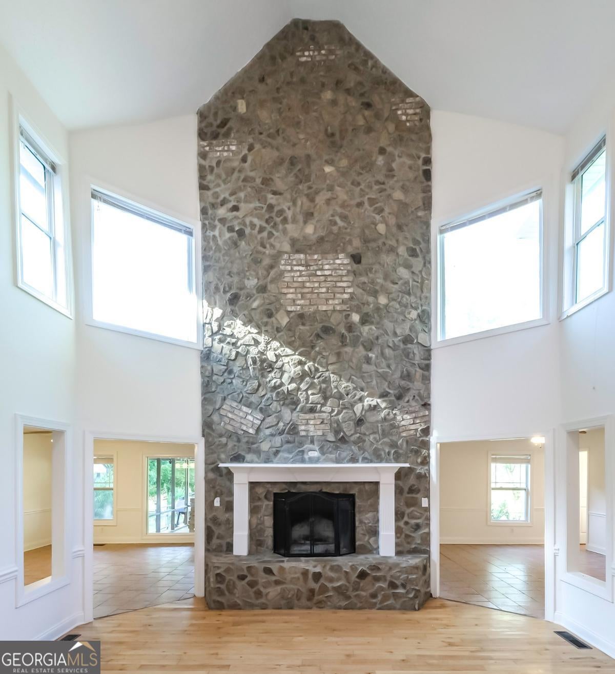 327 Lakeridge DR
