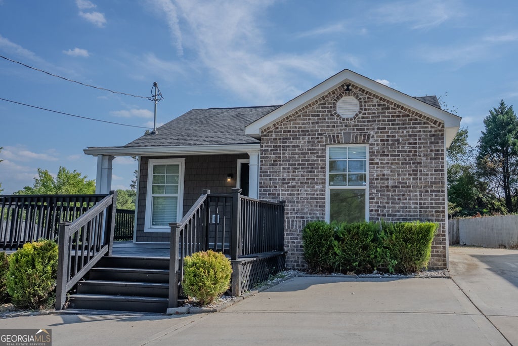 Photo of 809 W Crawford Street, Dalton, GA 30720 (MLS # 10850222)
