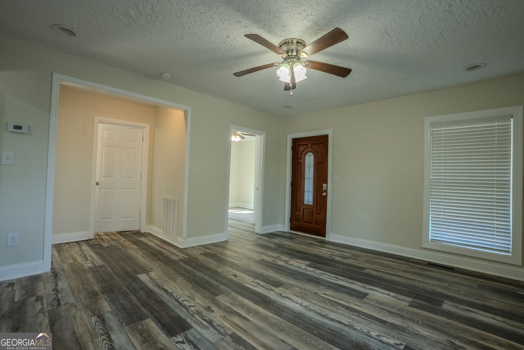 Photo of 809 W Crawford Street, Dalton, GA 30720 (MLS # 10850222)