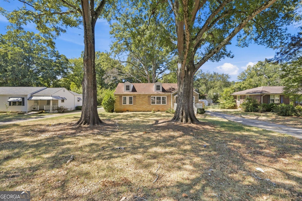 Photo of 313 Glen Iris Drive, Monroe, GA 30655 (MLS # 10845963)