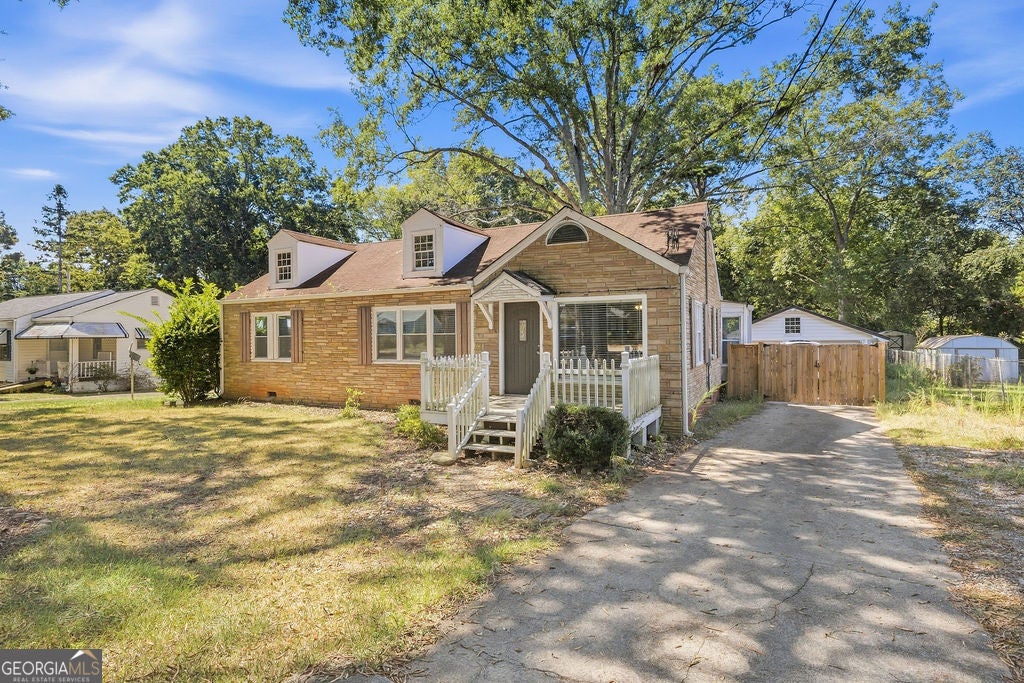 Photo of 313 Glen Iris Drive, Monroe, GA 30655 (MLS # 10845963)