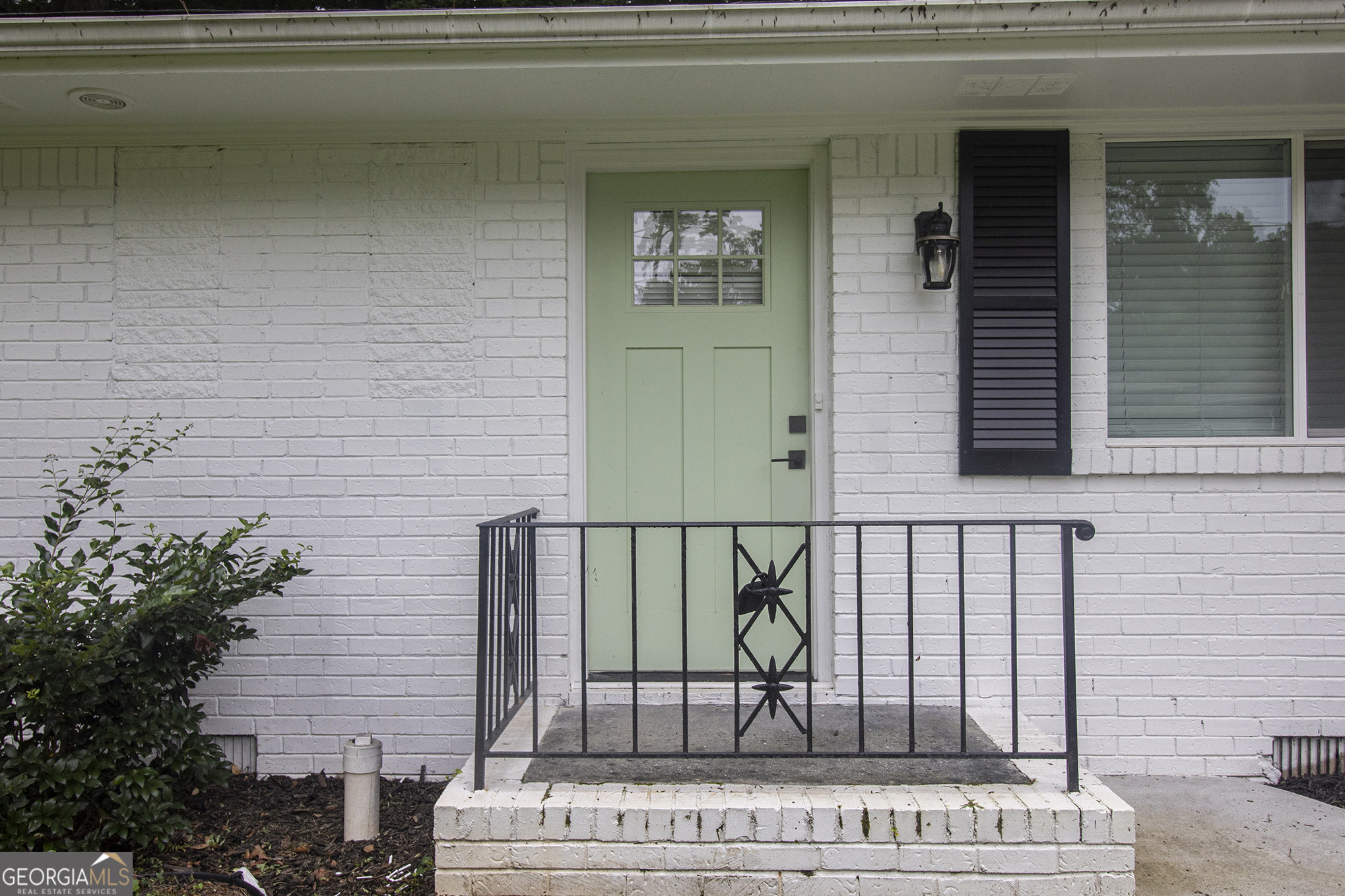 1595 Moncrief CIR