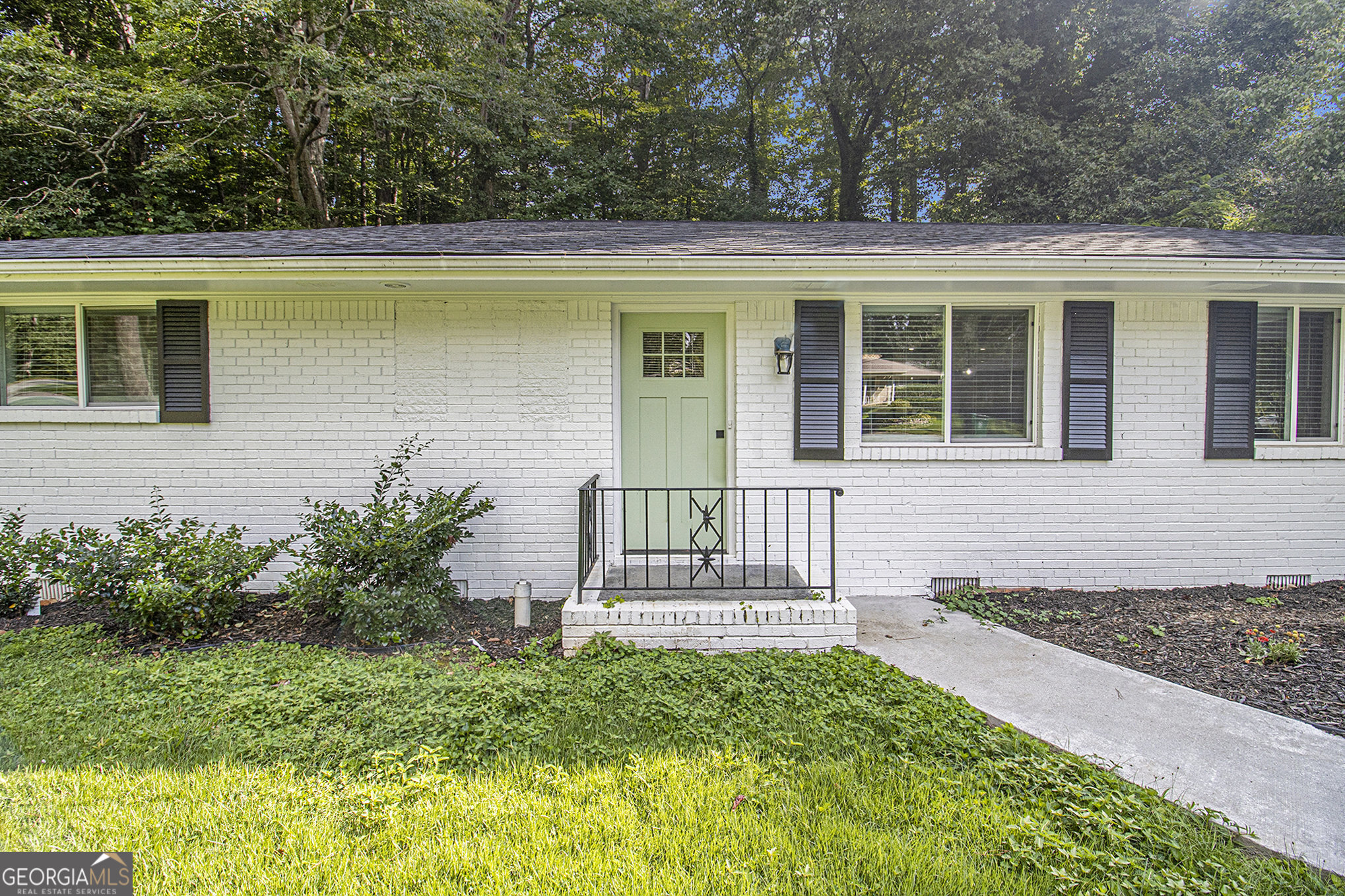 1595 Moncrief CIR