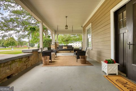 A home in Shady Dale