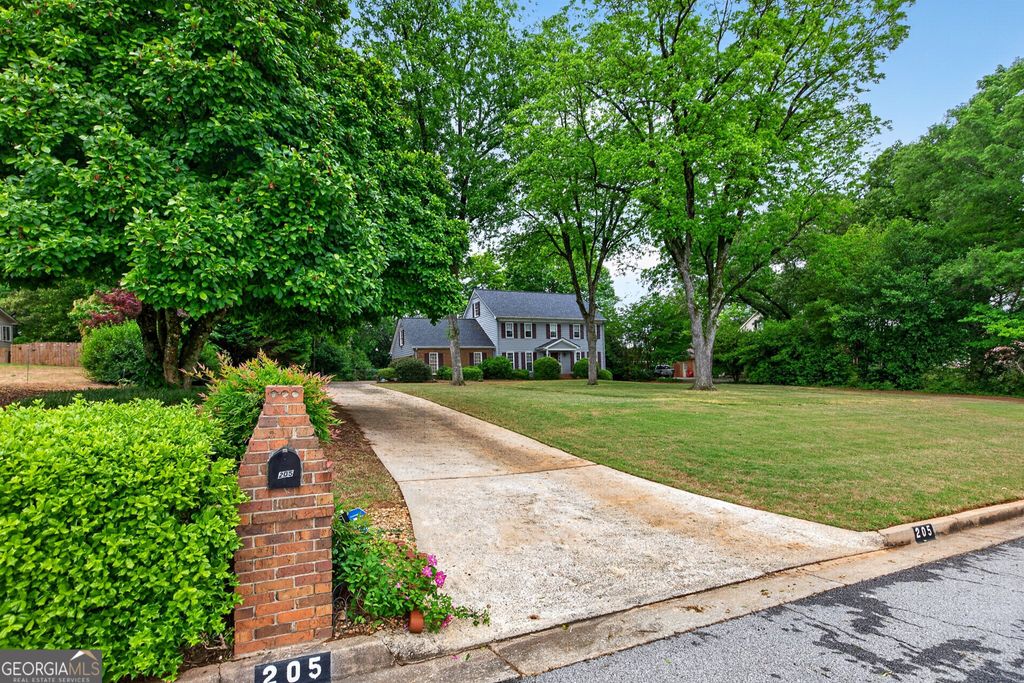 Photo of 205 Dix Lee On Drive, Fayetteville, GA 30214 (MLS # 10754336)