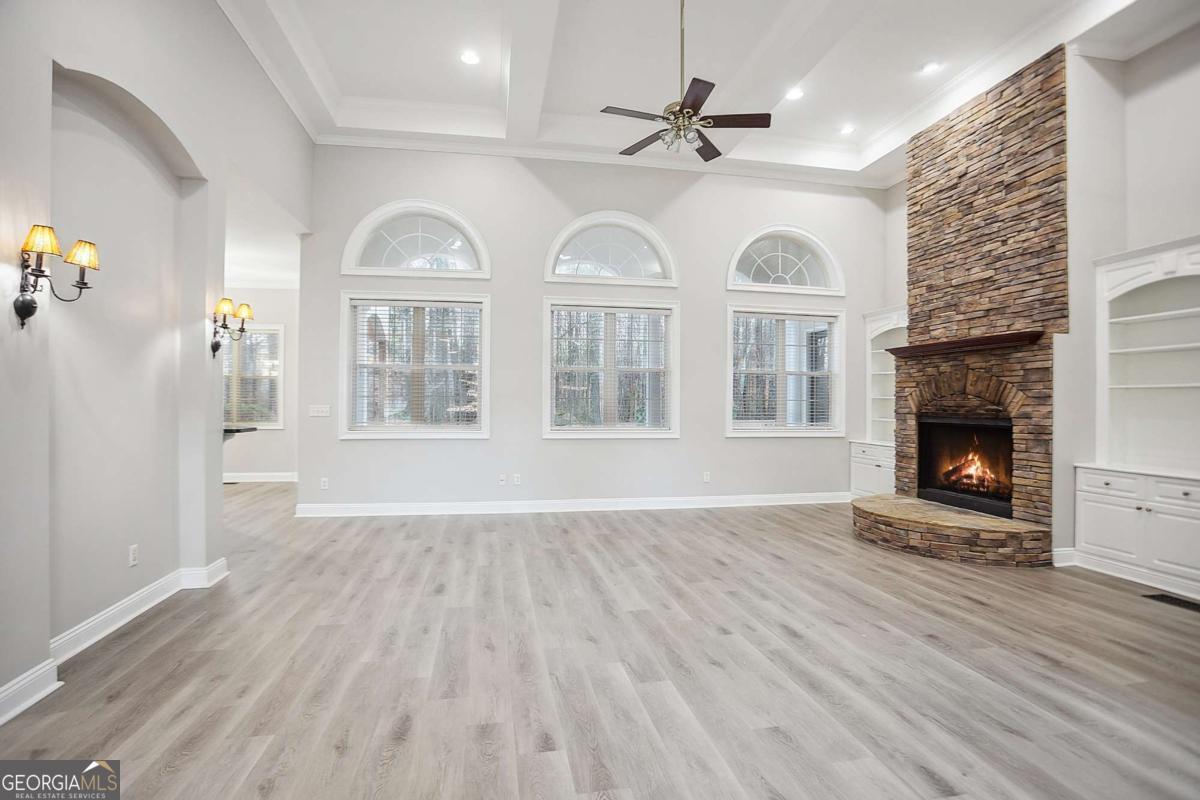 175 Oak Manor