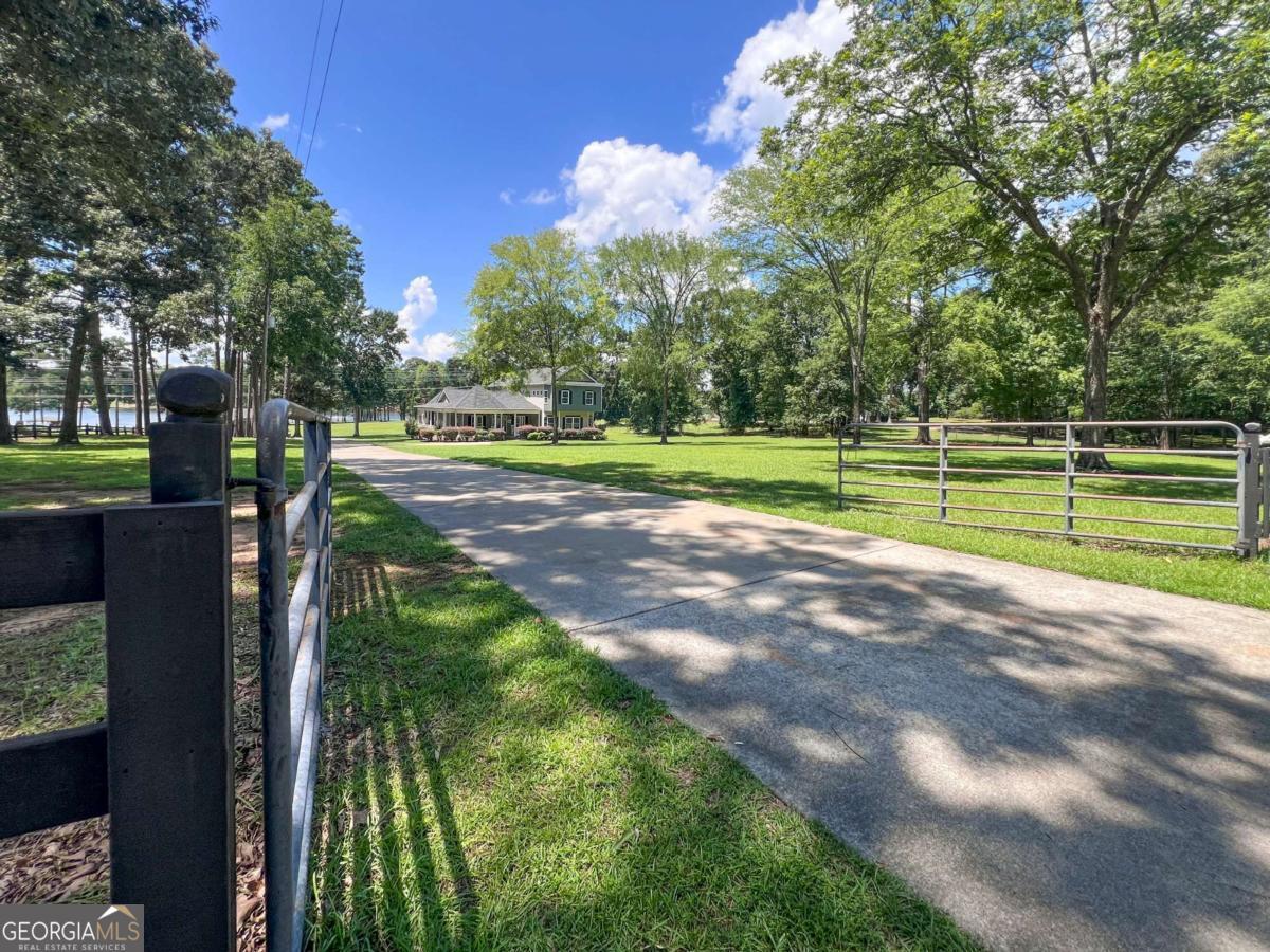 138 SE Spurgeon DR