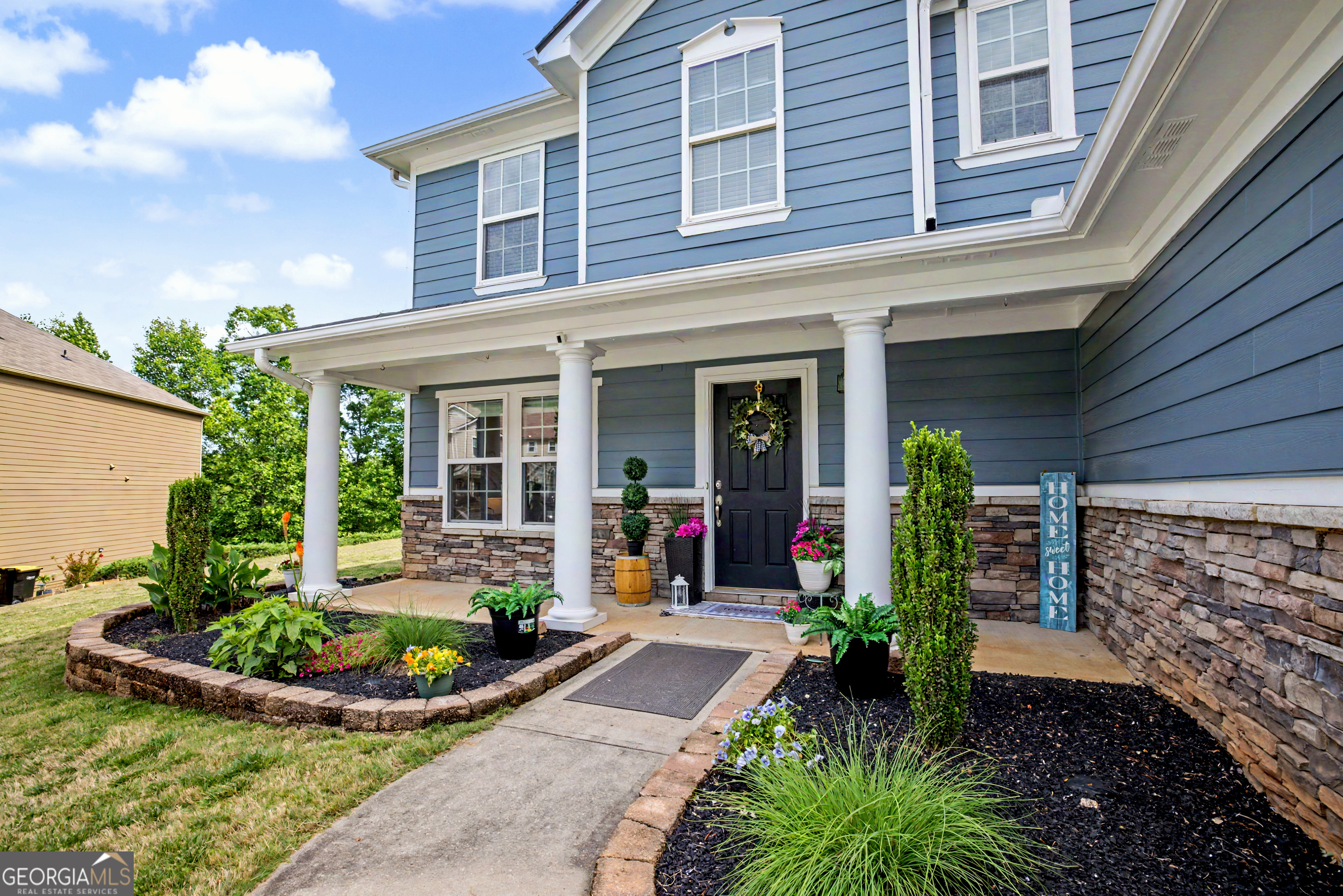 15 Nash LN