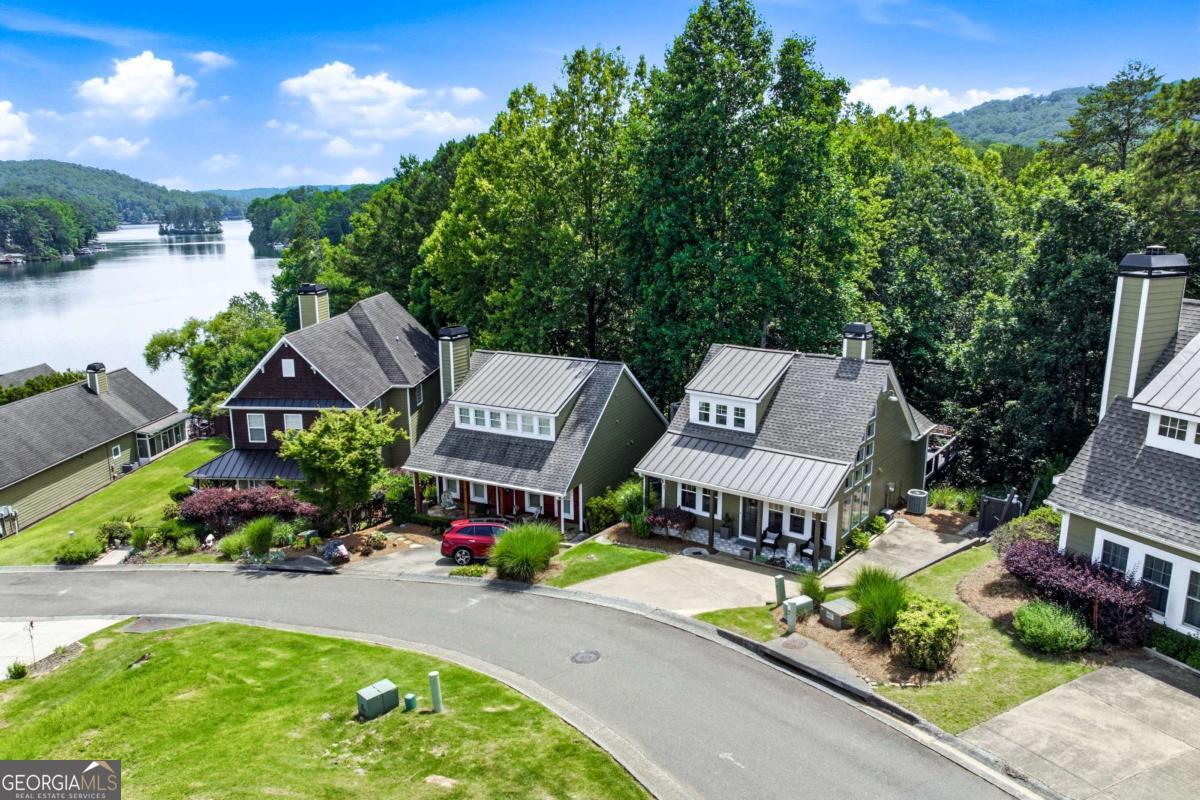 220 Lakeside DR