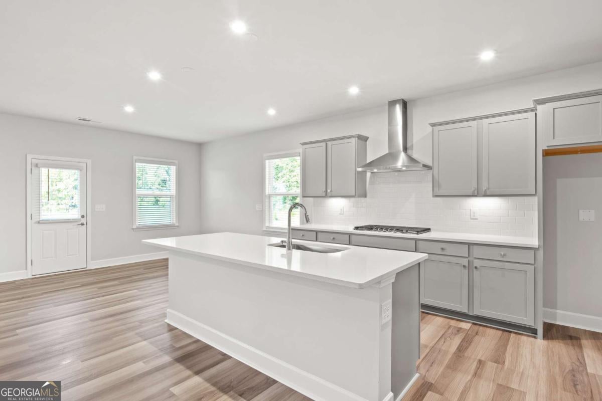 3095 Newell DR
