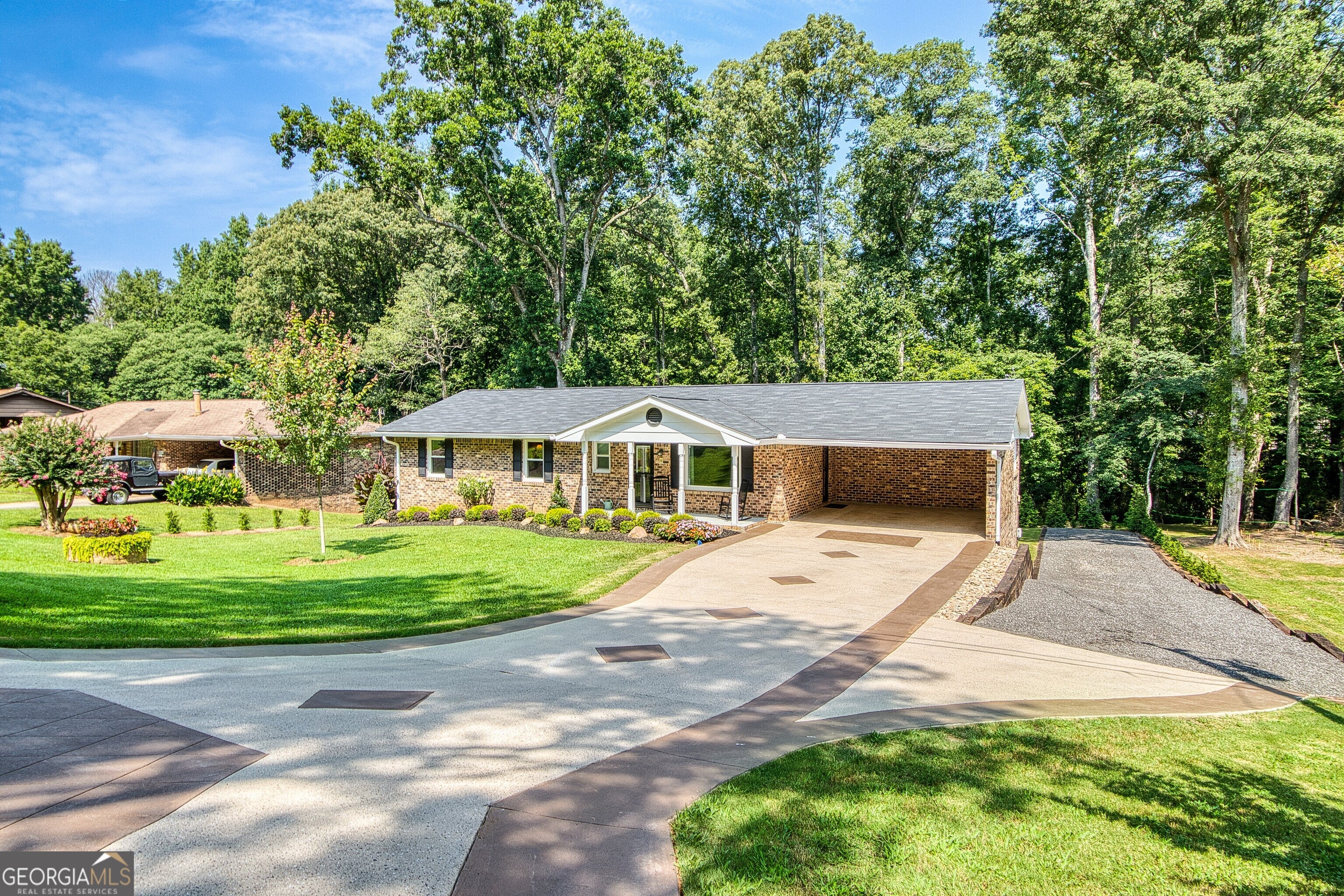 27 Lynhaven DR
