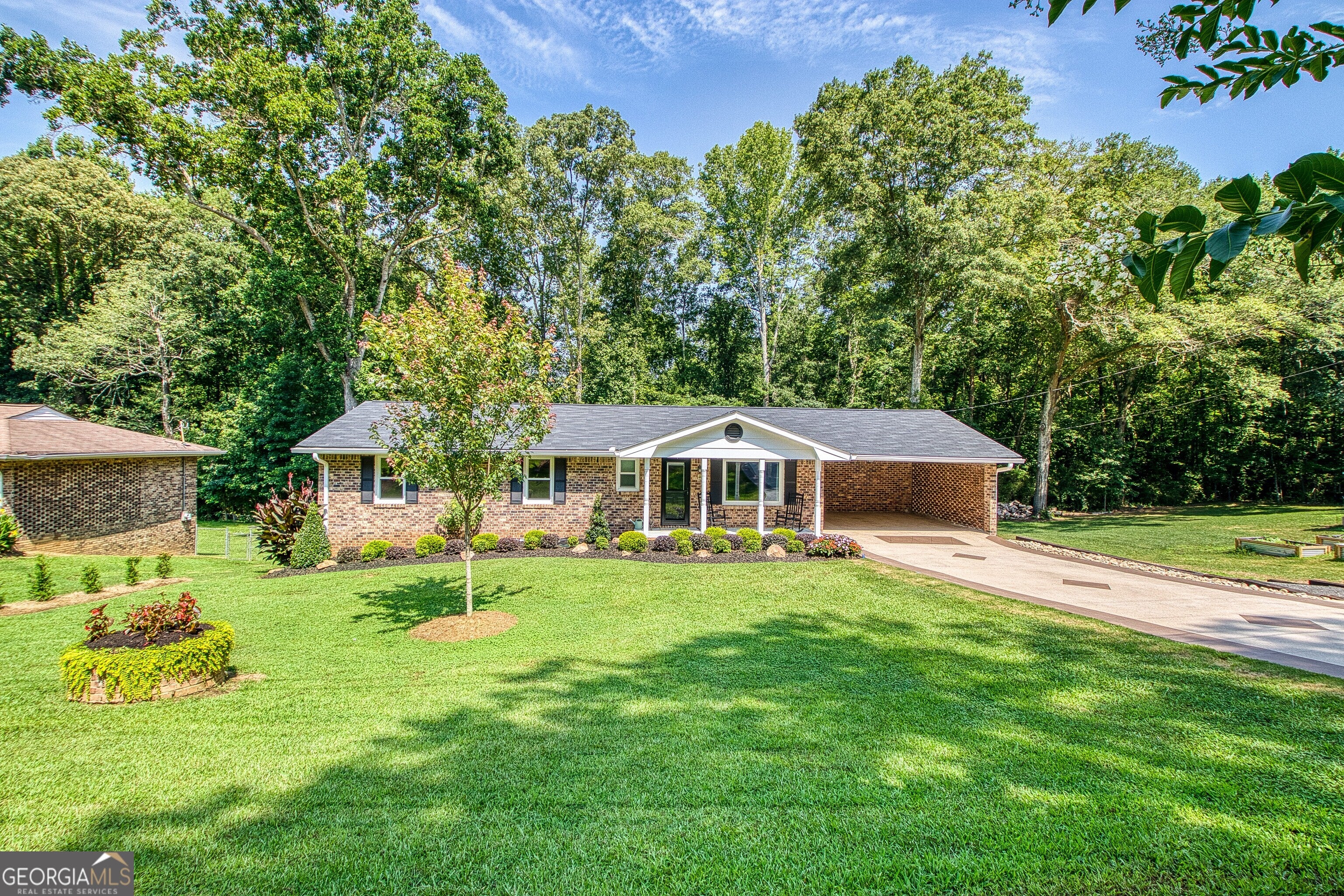 27 Lynhaven DR