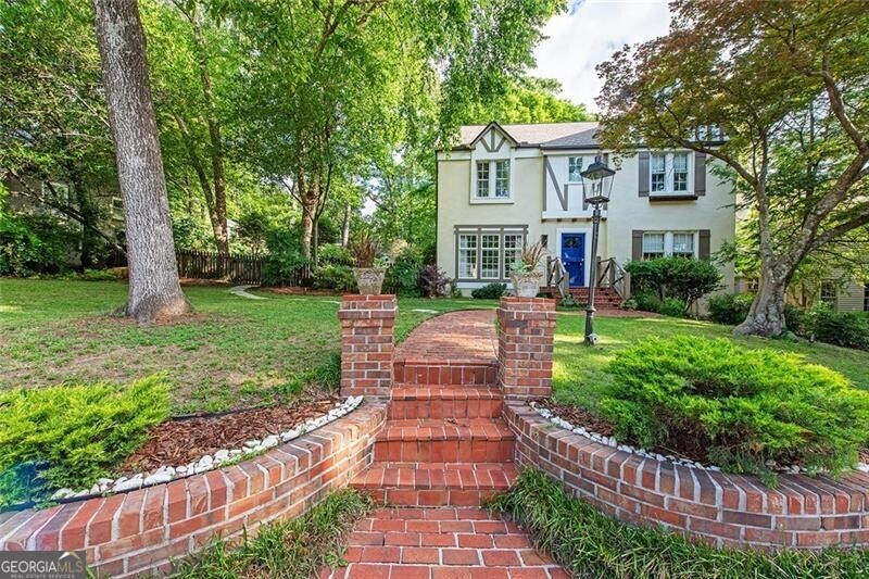 573 Collier RD NW