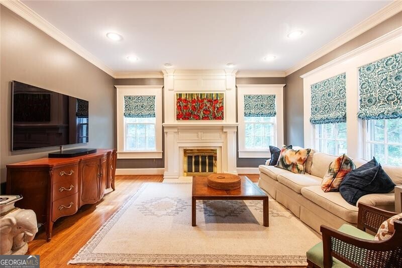 573 Collier RD NW