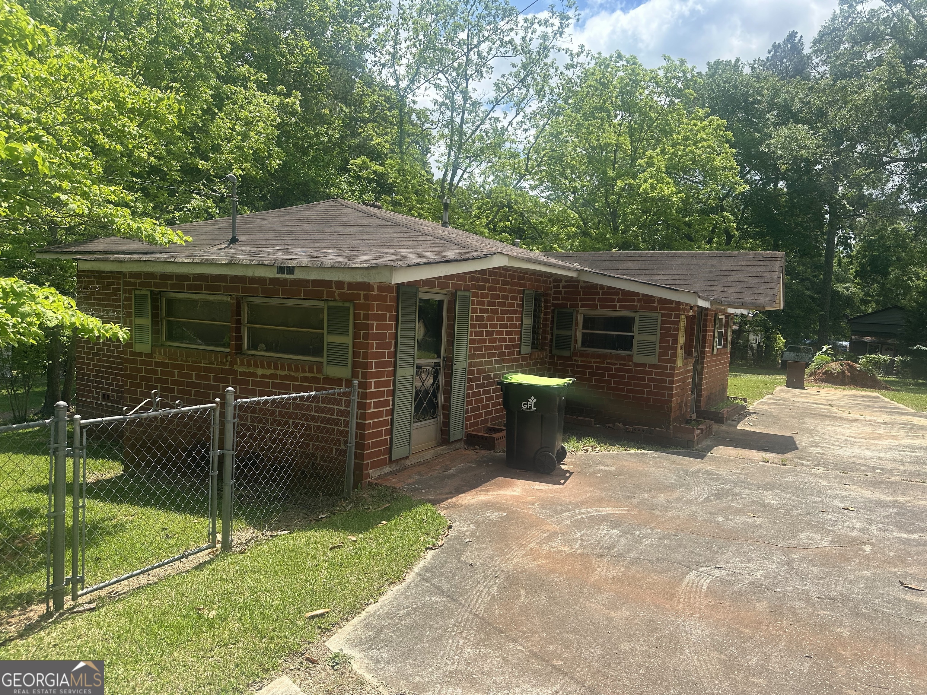 Listing image 3