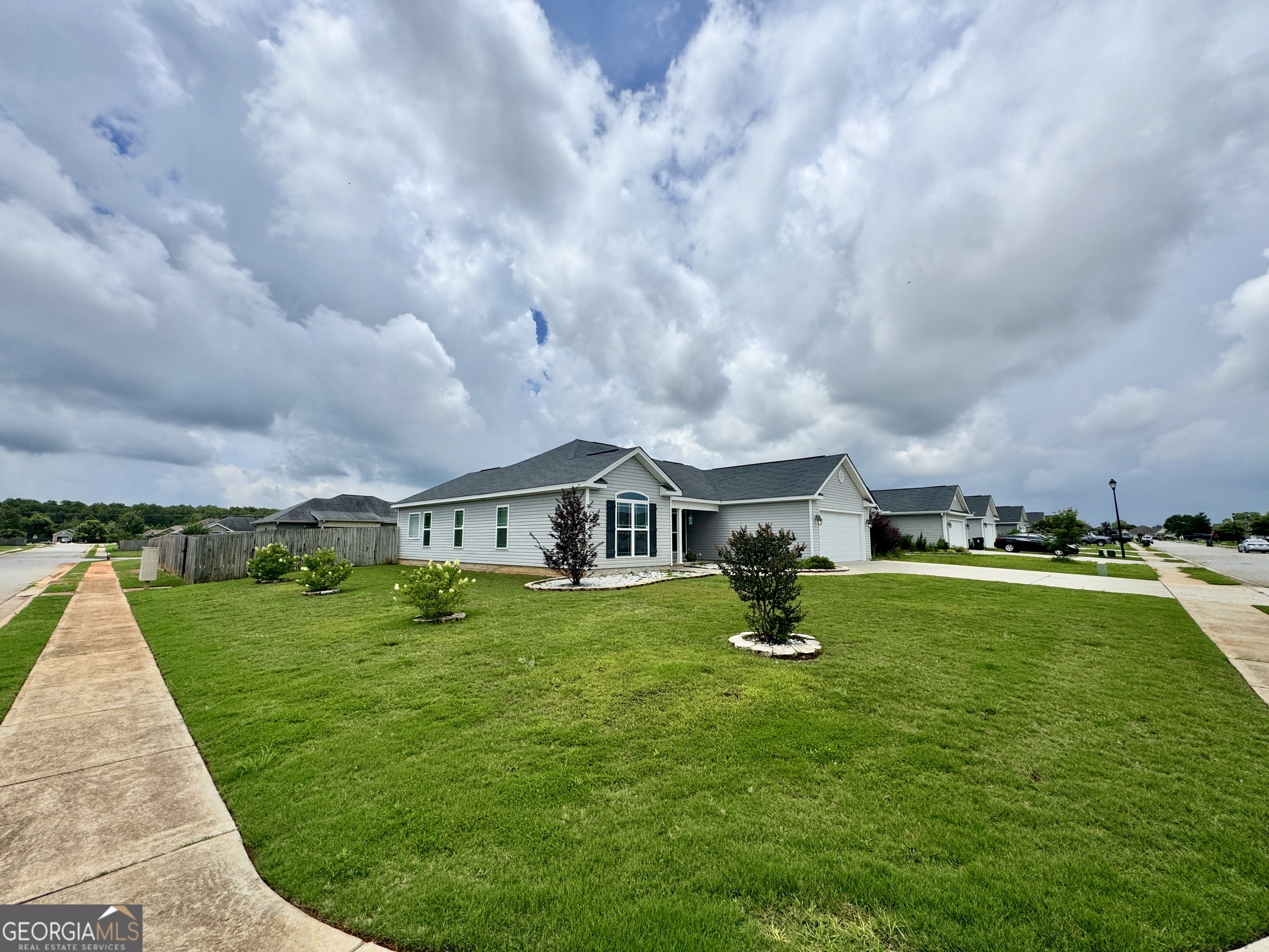 139 Raymond CIR