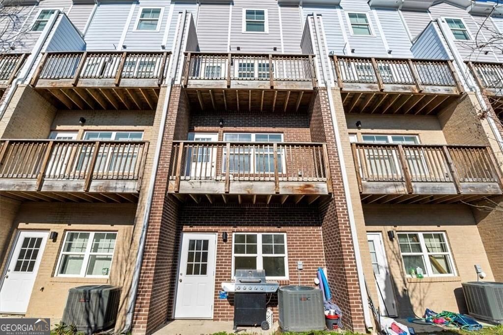 Photo of 2017 Ocean Drive NW, Atlanta, GA 30318 (MLS # 10870446)