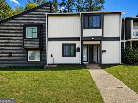 6073 Regent MNR Lithonia GA 30058