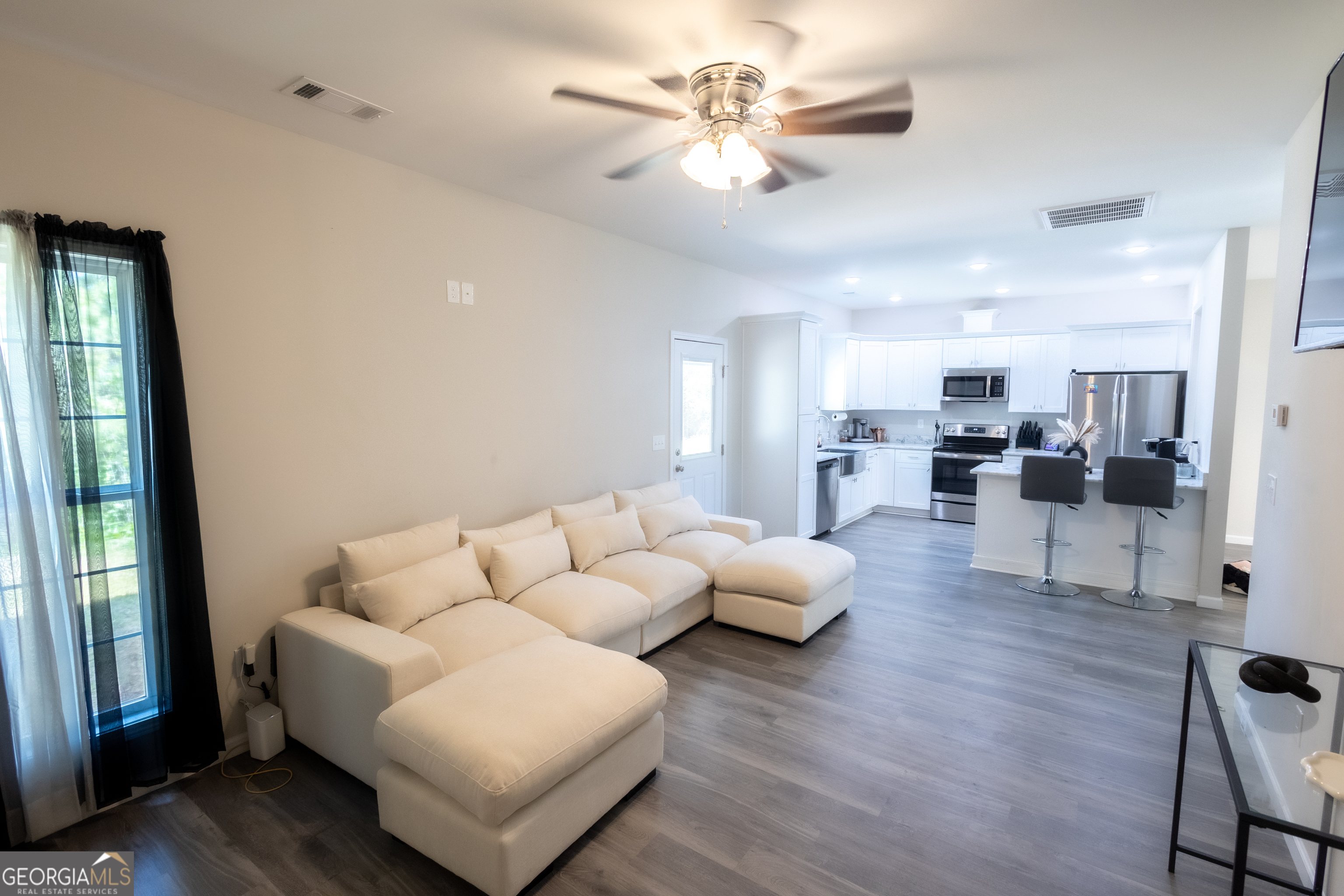 417 Haddenham CT