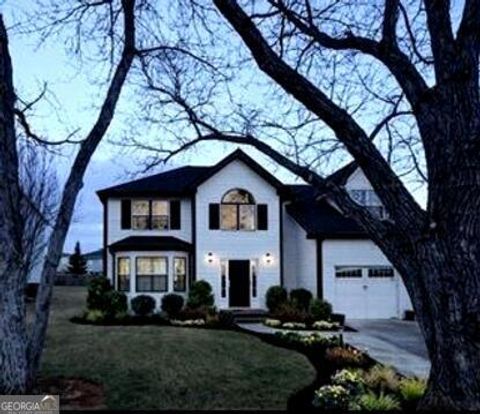 2570 Waters RUN Decatur GA 30035