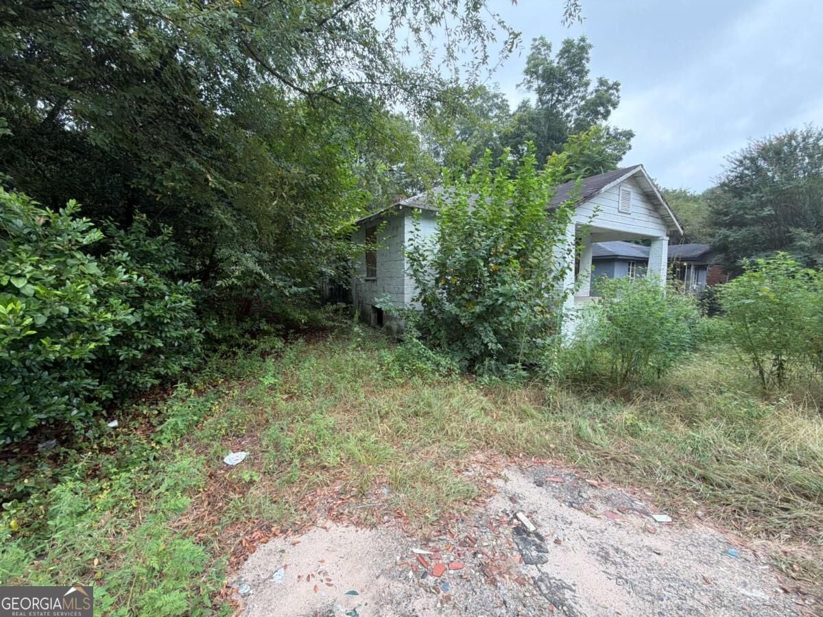 1450 May AVE