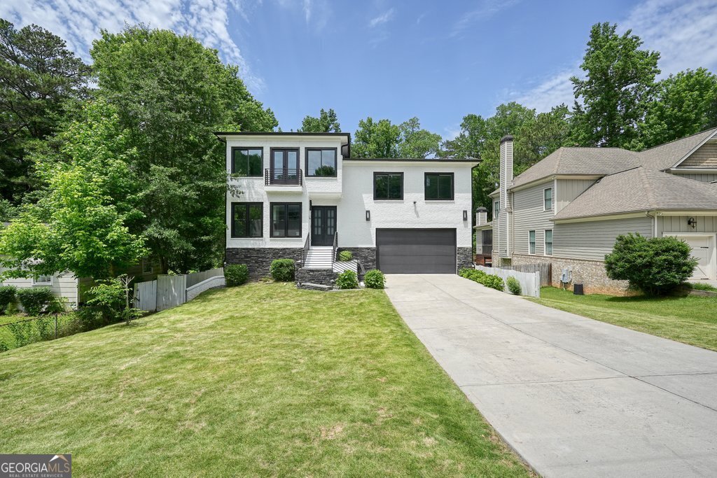2804 Skyland DR NE