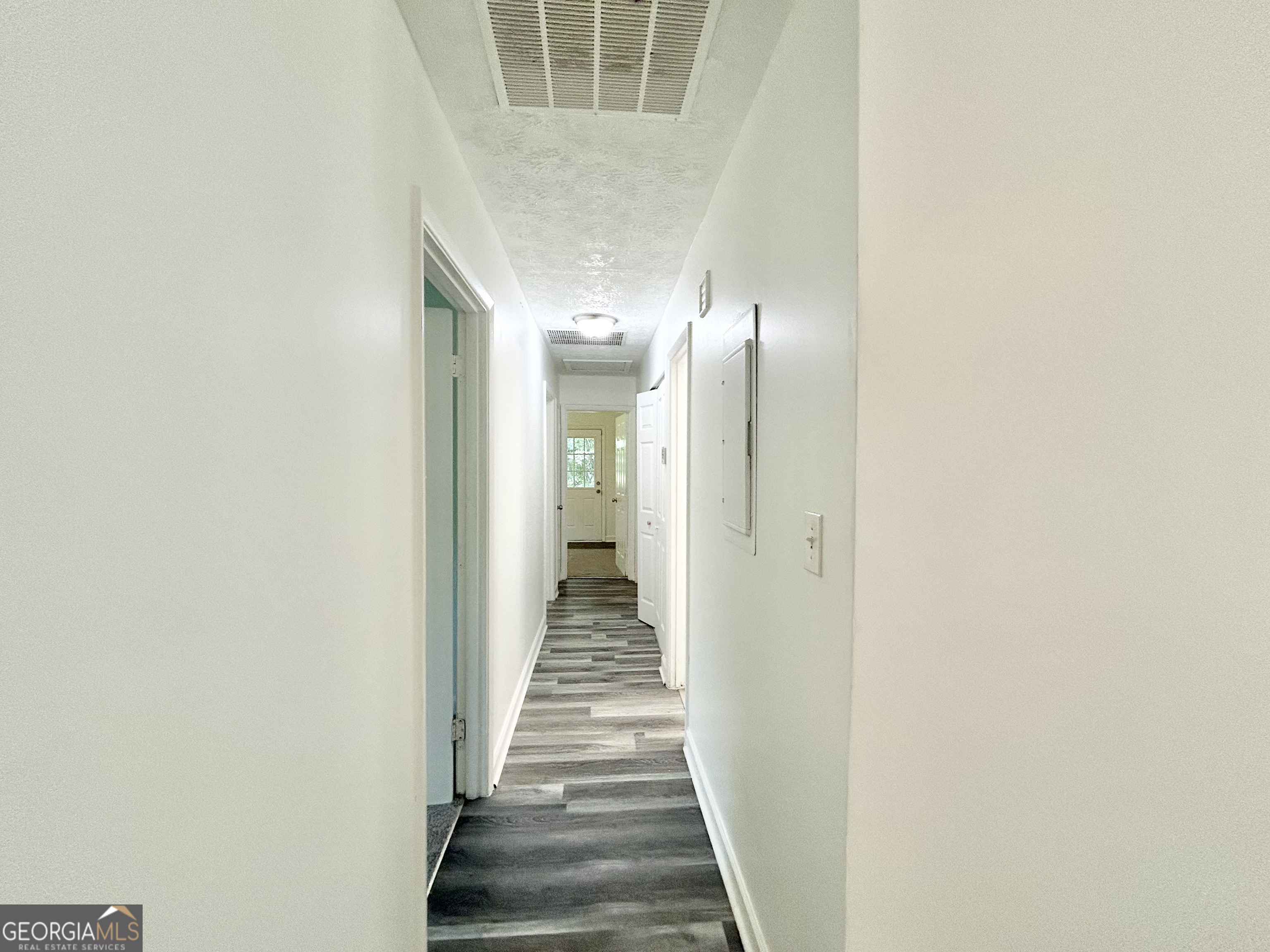 688 Plainville DR SW