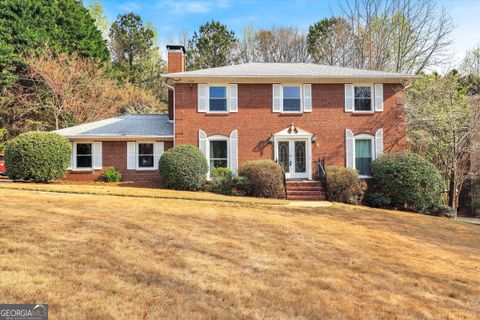 2652 Fontainebleau DR Dunwoody GA 30360