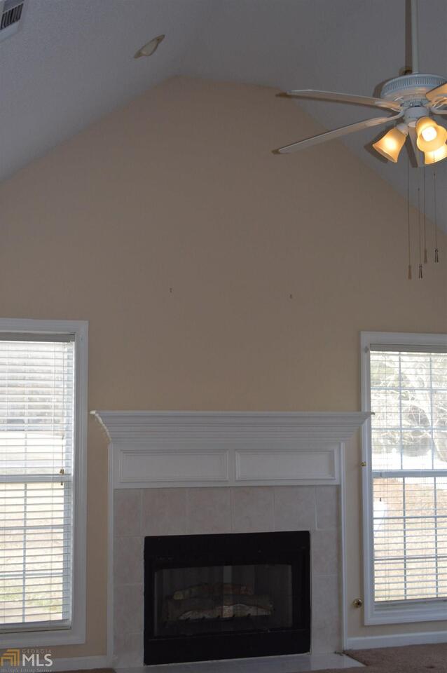 Newnan, Georgia 30265, United States, 4 Bedrooms Bedrooms, ,3 BathroomsBathrooms,Residential,Pending,99398