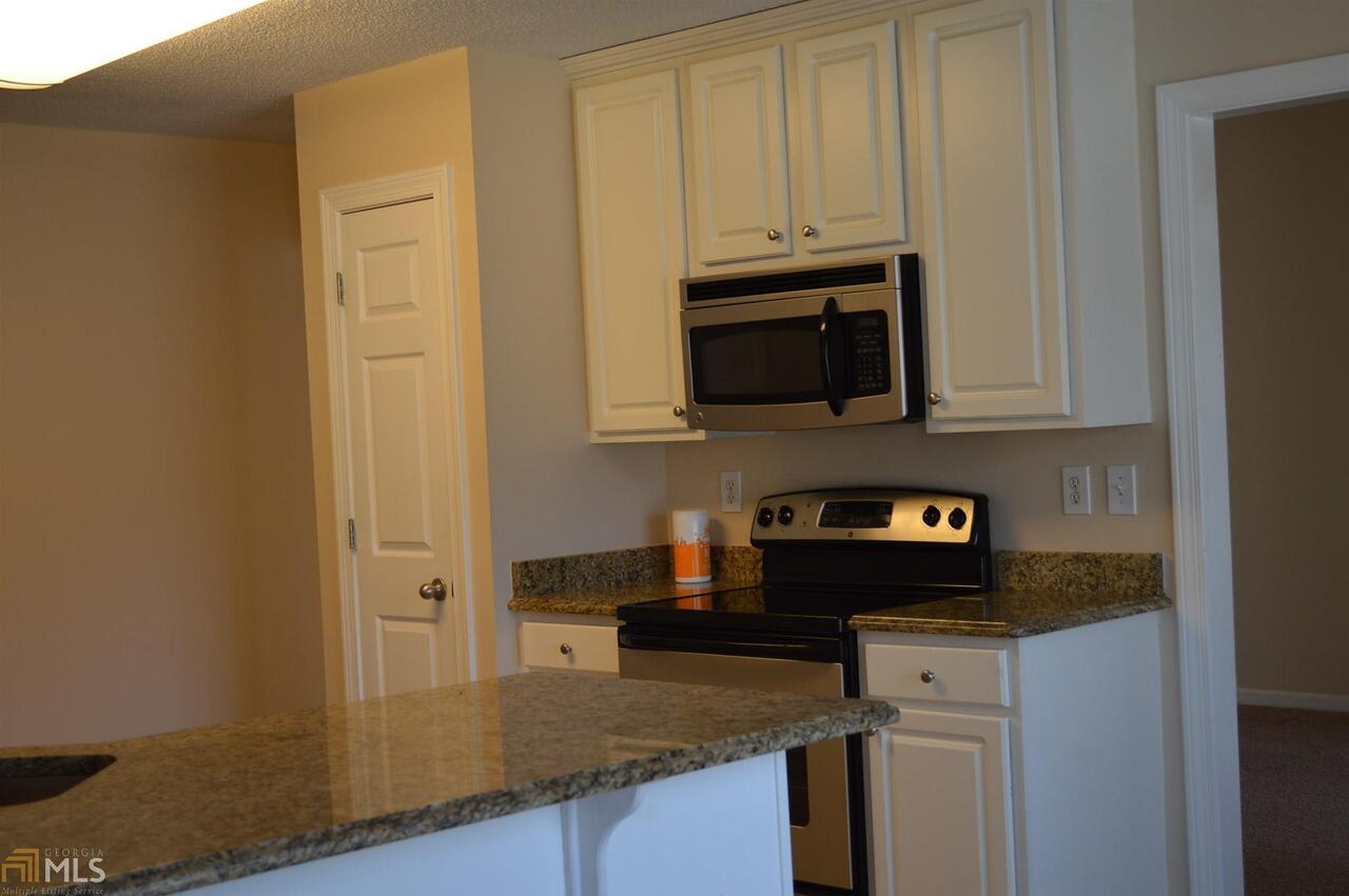 Newnan, Georgia 30265, United States, 4 Bedrooms Bedrooms, ,3 BathroomsBathrooms,Residential,Pending,99398