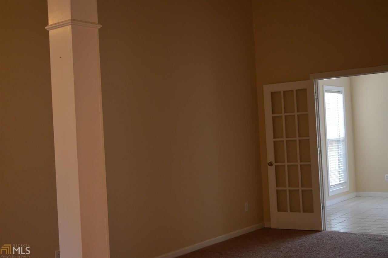 Newnan, Georgia 30265, United States, 4 Bedrooms Bedrooms, ,3 BathroomsBathrooms,Residential,Pending,99398