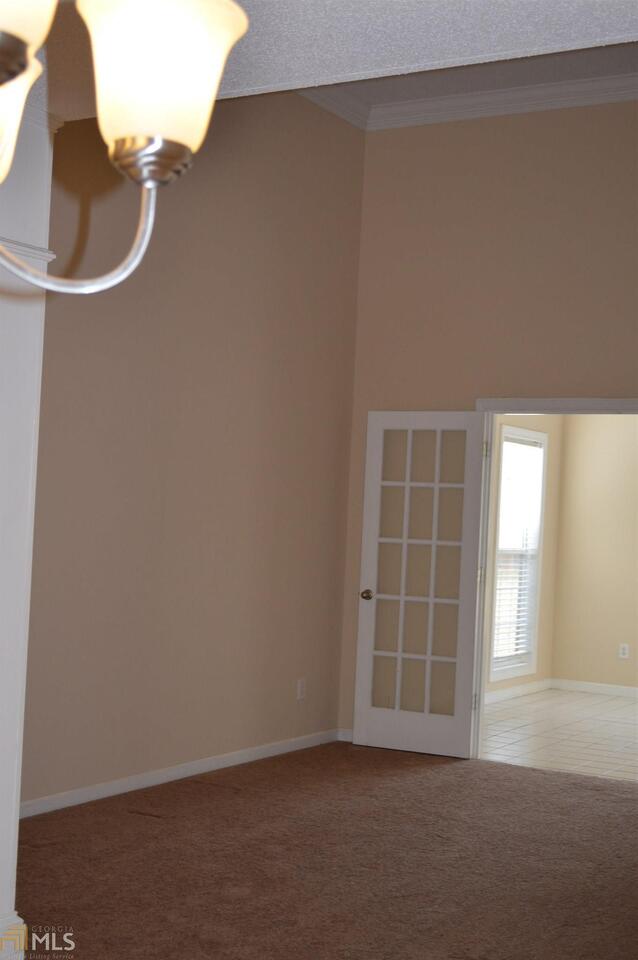 Newnan, Georgia 30265, United States, 4 Bedrooms Bedrooms, ,3 BathroomsBathrooms,Residential,Pending,99398