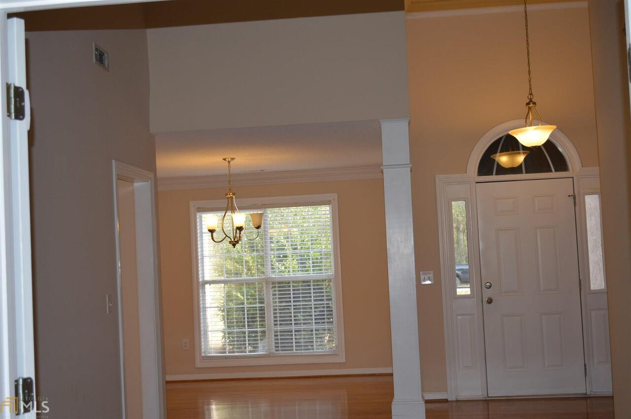 Newnan, Georgia 30265, United States, 4 Bedrooms Bedrooms, ,3 BathroomsBathrooms,Residential,Pending,99398