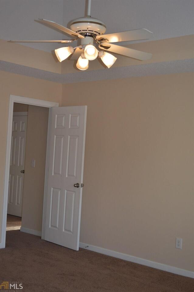 Newnan, Georgia 30265, United States, 4 Bedrooms Bedrooms, ,3 BathroomsBathrooms,Residential,Pending,99398