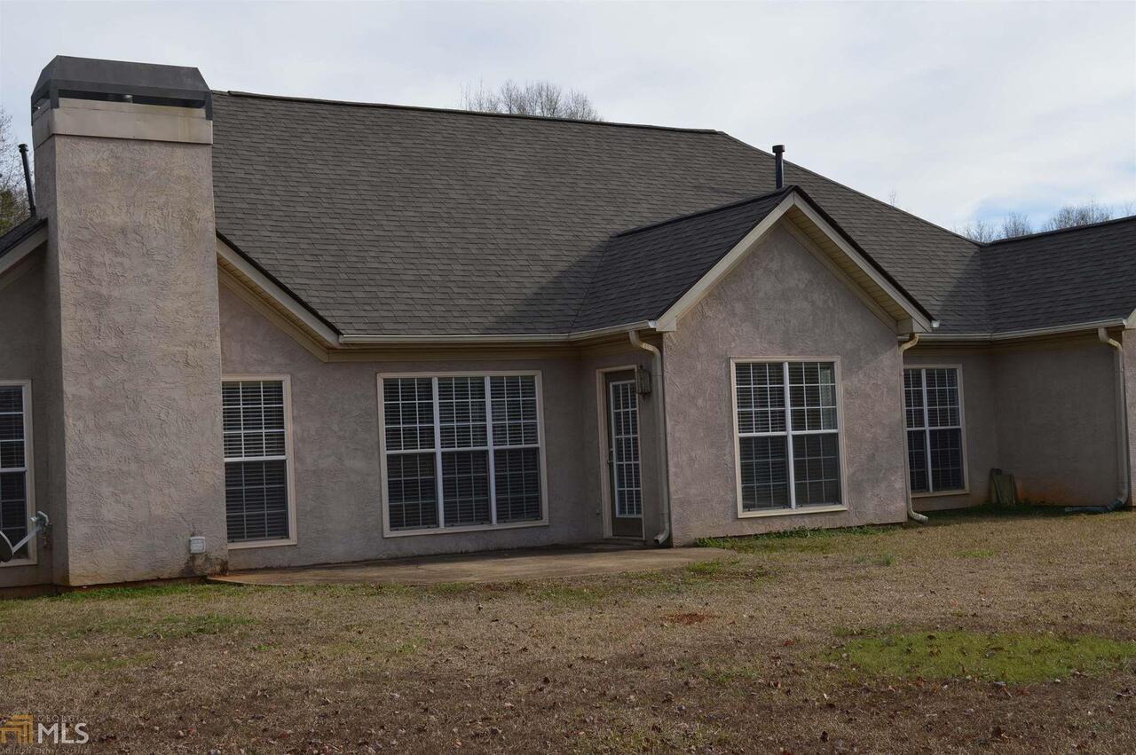 Newnan, Georgia 30265, United States, 4 Bedrooms Bedrooms, ,3 BathroomsBathrooms,Residential,Pending,99398