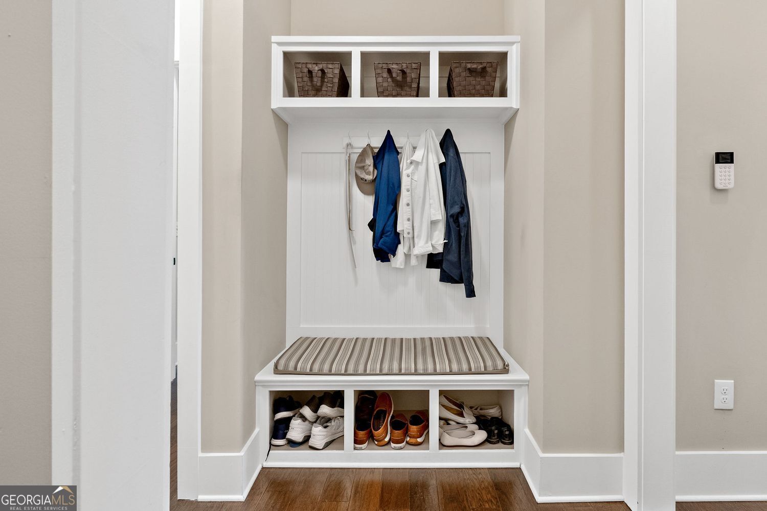 Canton, Georgia 30114, United States, 4 Bedrooms Bedrooms, ,4 BathroomsBathrooms,Residential,Active,155337