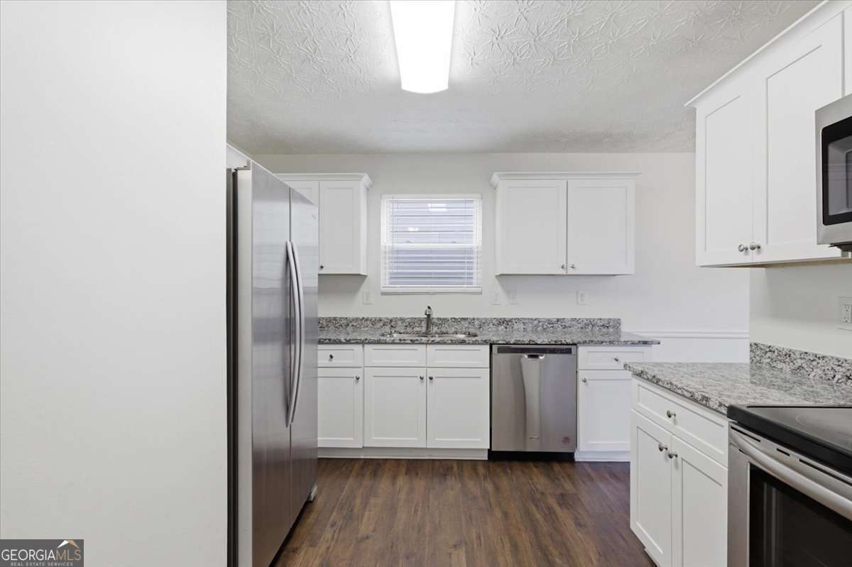 814 Carlton Pointe PL