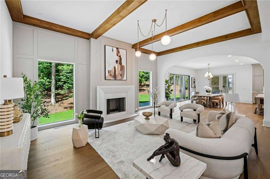680 Edgewater TRL