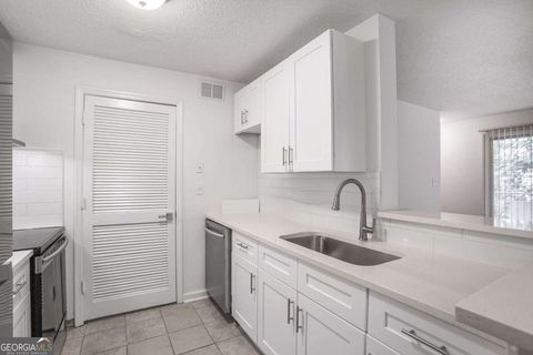 432 Granville Court, Sandy Springs, GA 30328 - #: 10604056