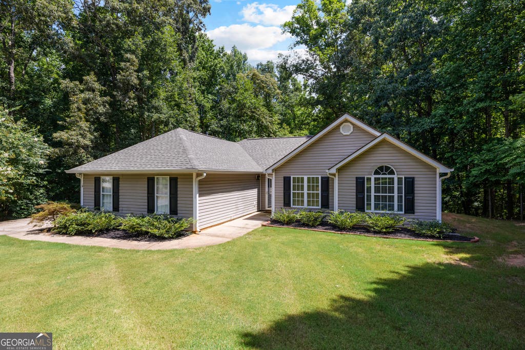 Photo of 15 Paces Landing Place, Newnan, GA 30263 (MLS # 10808467)