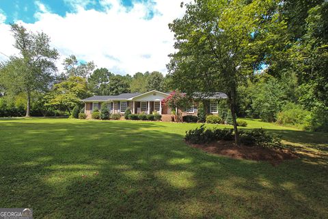 Photo of 1055 E Hermitage Road NE, Rome, GA 30161 (MLS # 10591080)