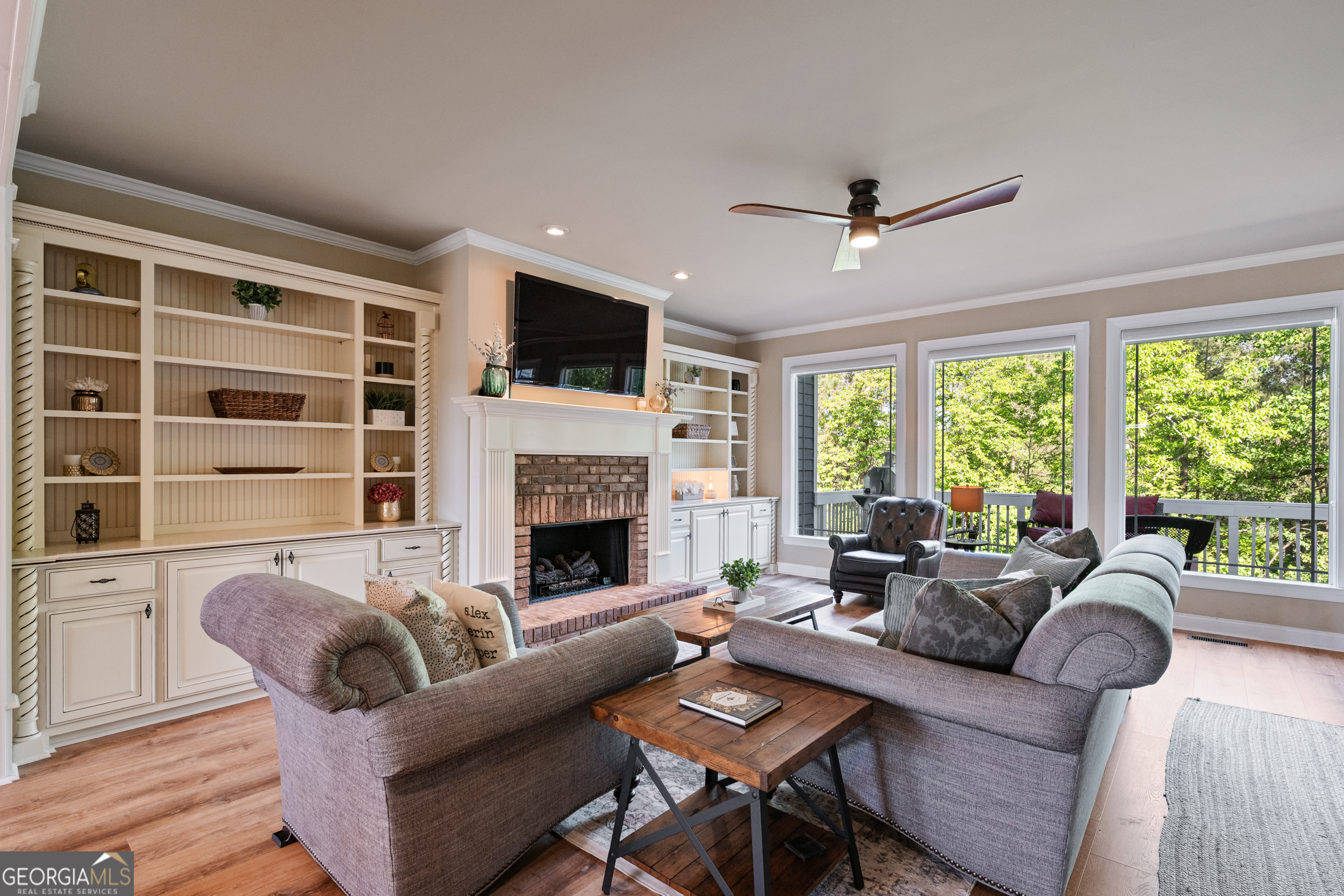 4452 Sandhurst PL